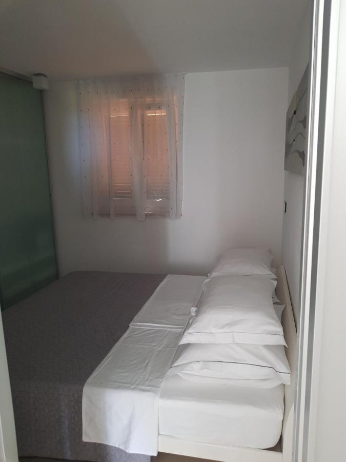 Apartments Fontana Zambratija Kültér fotó